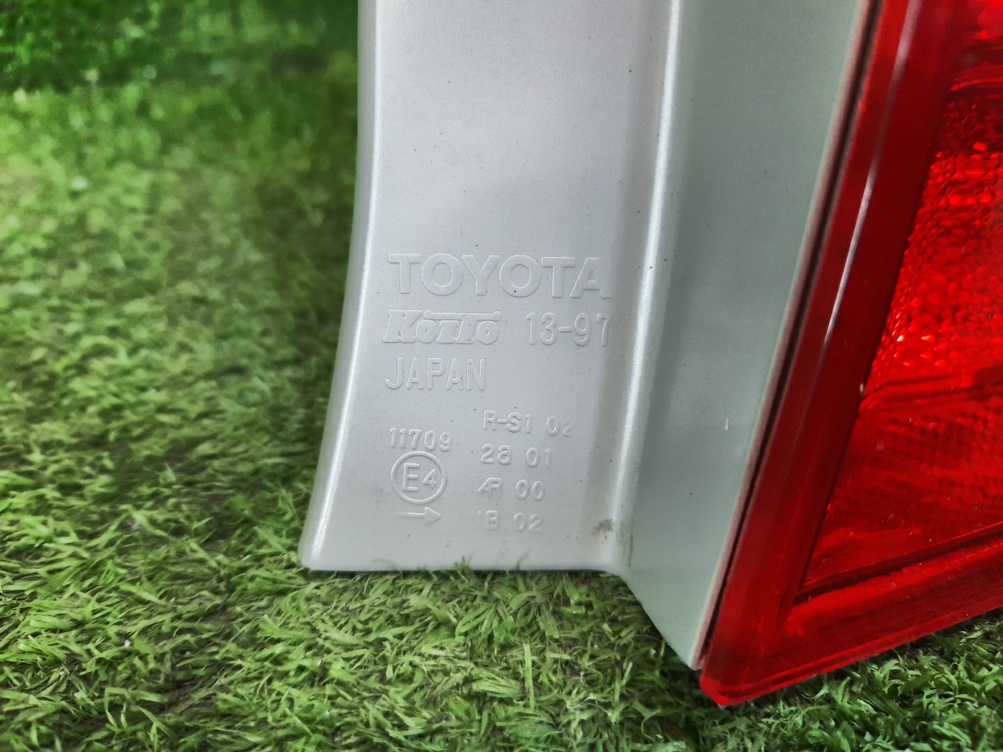Стоп-сигнал правый задний TOYOTA COROLLA FIELDER, FIELDER ZRE144G, ZRE142G, NZE144G, NZE141G 2 ракурс