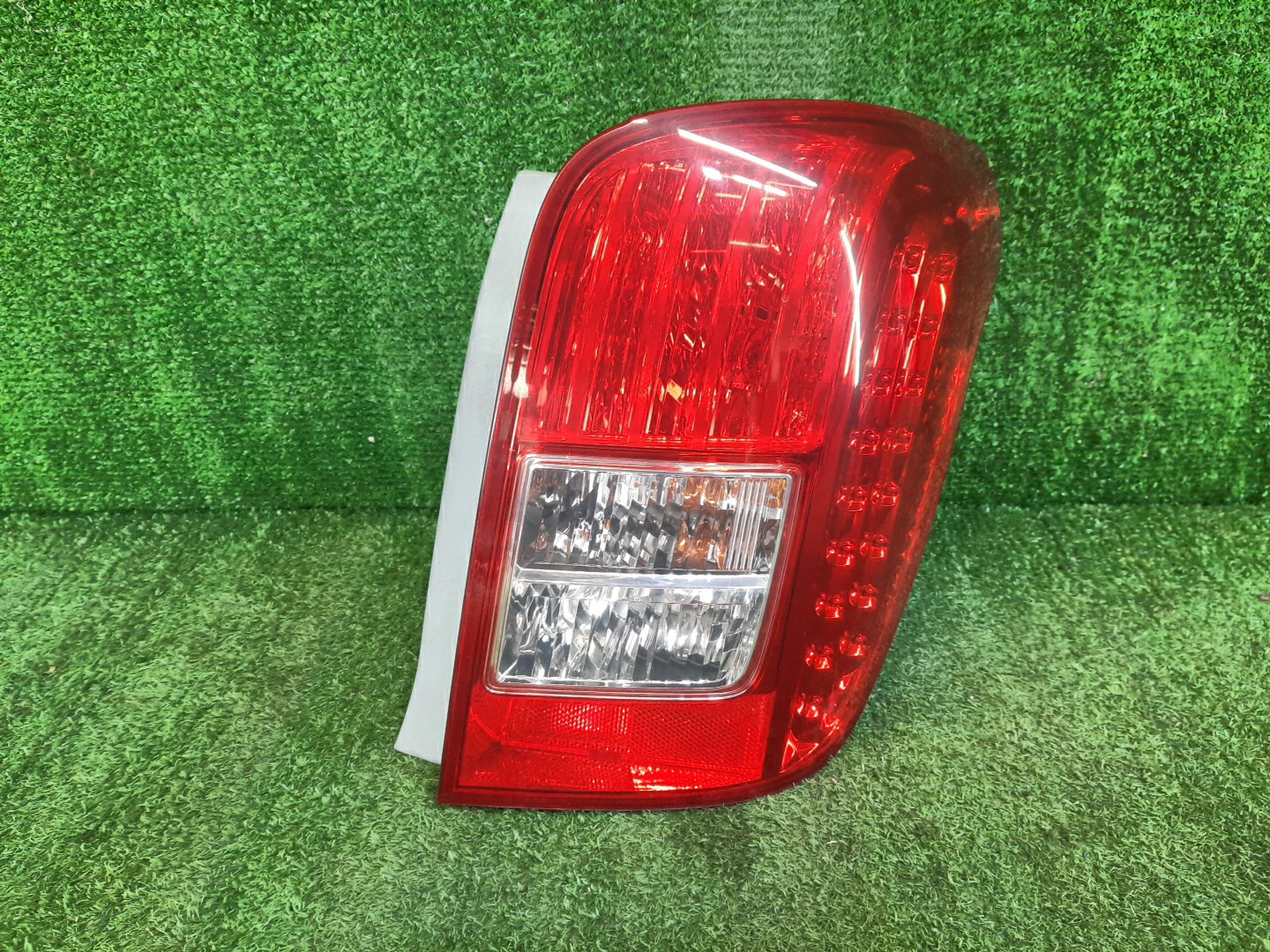 Стоп-сигнал правый задний TOYOTA COROLLA FIELDER, FIELDER ZRE144G, ZRE142G, NZE144G, NZE141G 1 ракурс