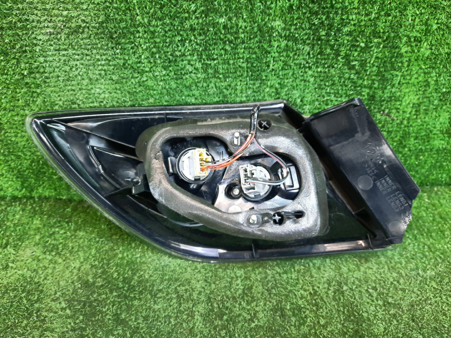 Стоп-сигнал правый задний MAZDA AXELA, MAZDA 3, 3 BK5P, BK3P, BKEP, BK 4 ракурс