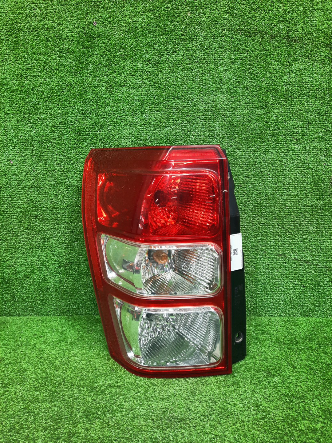 Стоп-сигнал левый задний SUZUKI ESCUDO, GRAND VITARA TDB4W, TD94W, TD54W, TDA4W, TDB4, TE94, TD54, JT 1 ракурс