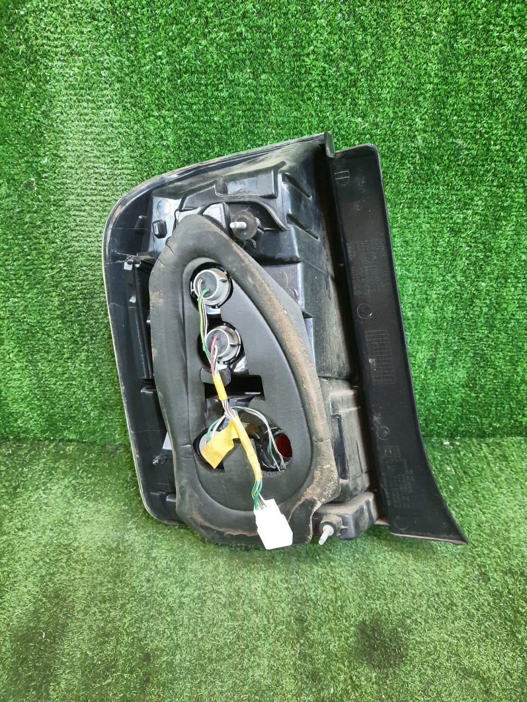 Стоп-сигнал правый задний TOYOTA PRIUS NHW20 3 ракурс