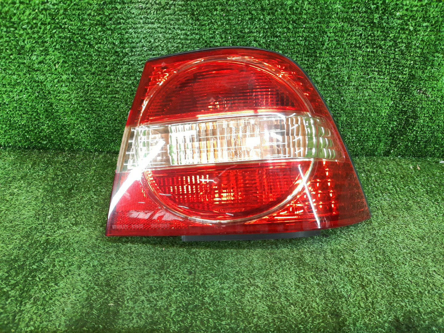 Стоп-сигнал правый задний TOYOTA VISTA ZZV50, AZV50, SV50, SV55, AZV55 1 ракурс