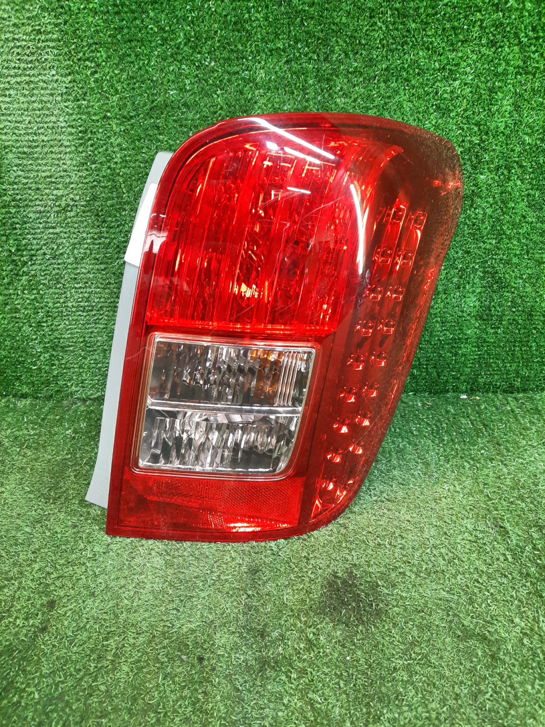 Стоп-сигнал правый задний TOYOTA COROLLA FIELDER, FIELDER ZRE144G, ZRE142G, NZE144G, NZE141G 1 ракурс