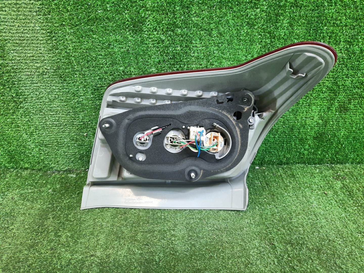 Стоп-сигнал правый задний TOYOTA COROLLA FIELDER, FIELDER ZRE144G, ZRE142G, NZE144G, NZE141G 3 ракурс