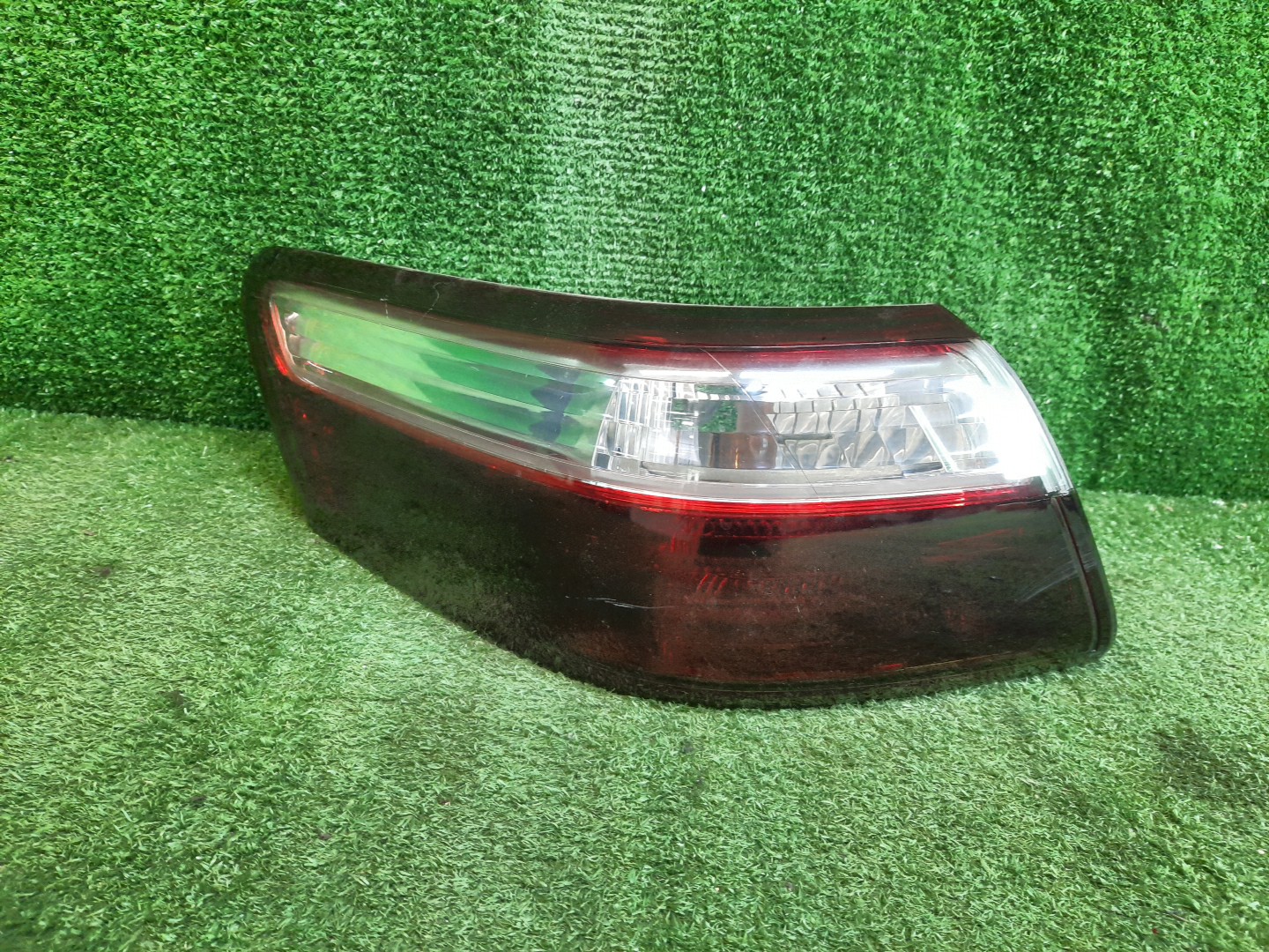 Стоп-сигнал левый задний TOYOTA CAMRY, ALTIS AHV40, GSV40, ACV40, ACV45, ACV40N, ACV45N 1 ракурс