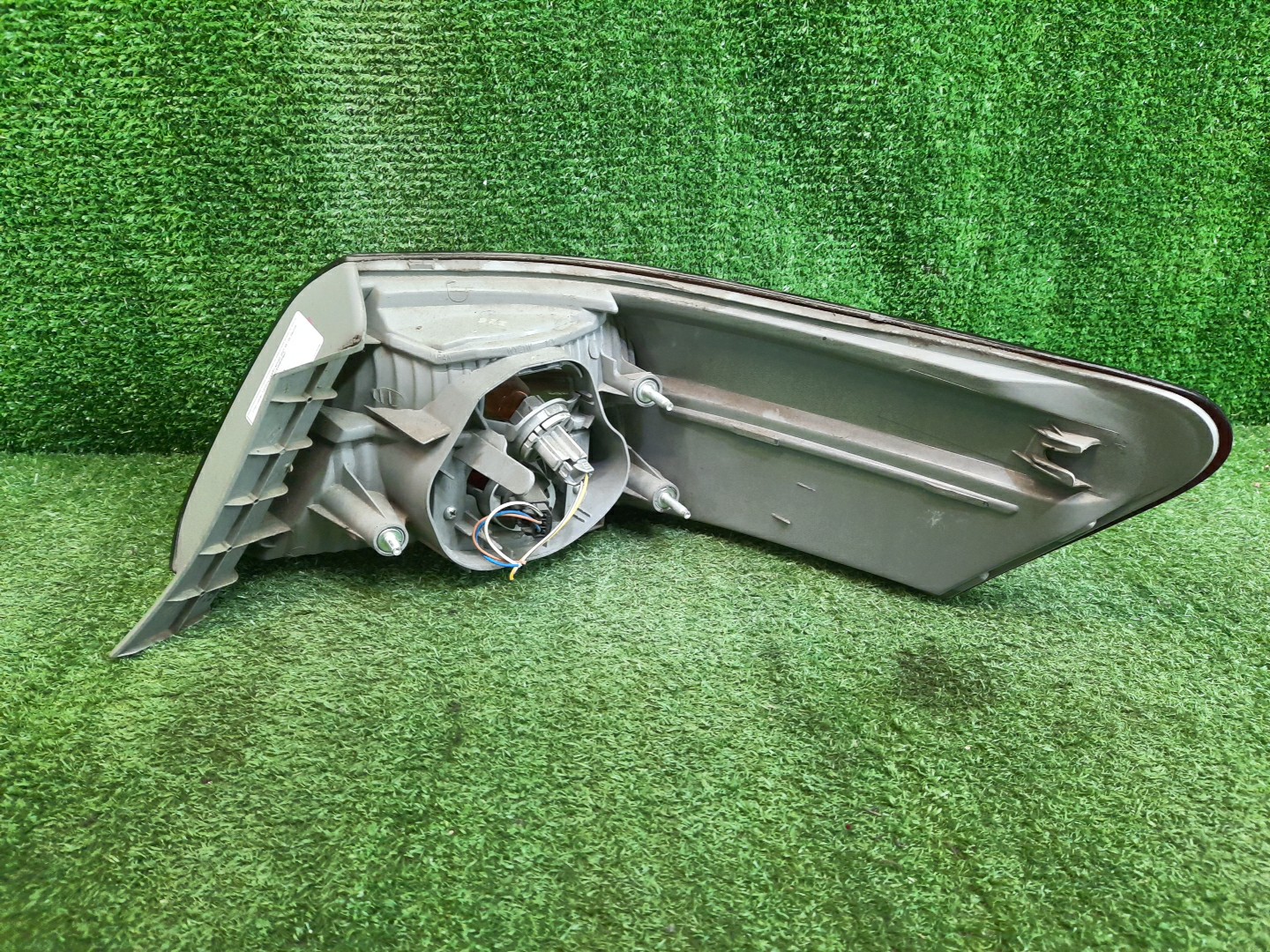 Стоп-сигнал левый задний TOYOTA CAMRY, ALTIS AHV40, GSV40, ACV40, ACV45, ACV40N, ACV45N 2 ракурс