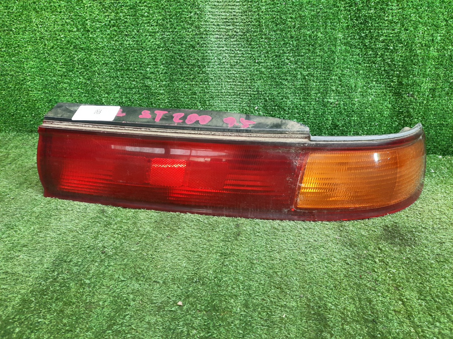 Стоп-сигнал правый задний TOYOTA CARINA ED ST203, ST202, ST200, ST205 1 ракурс
