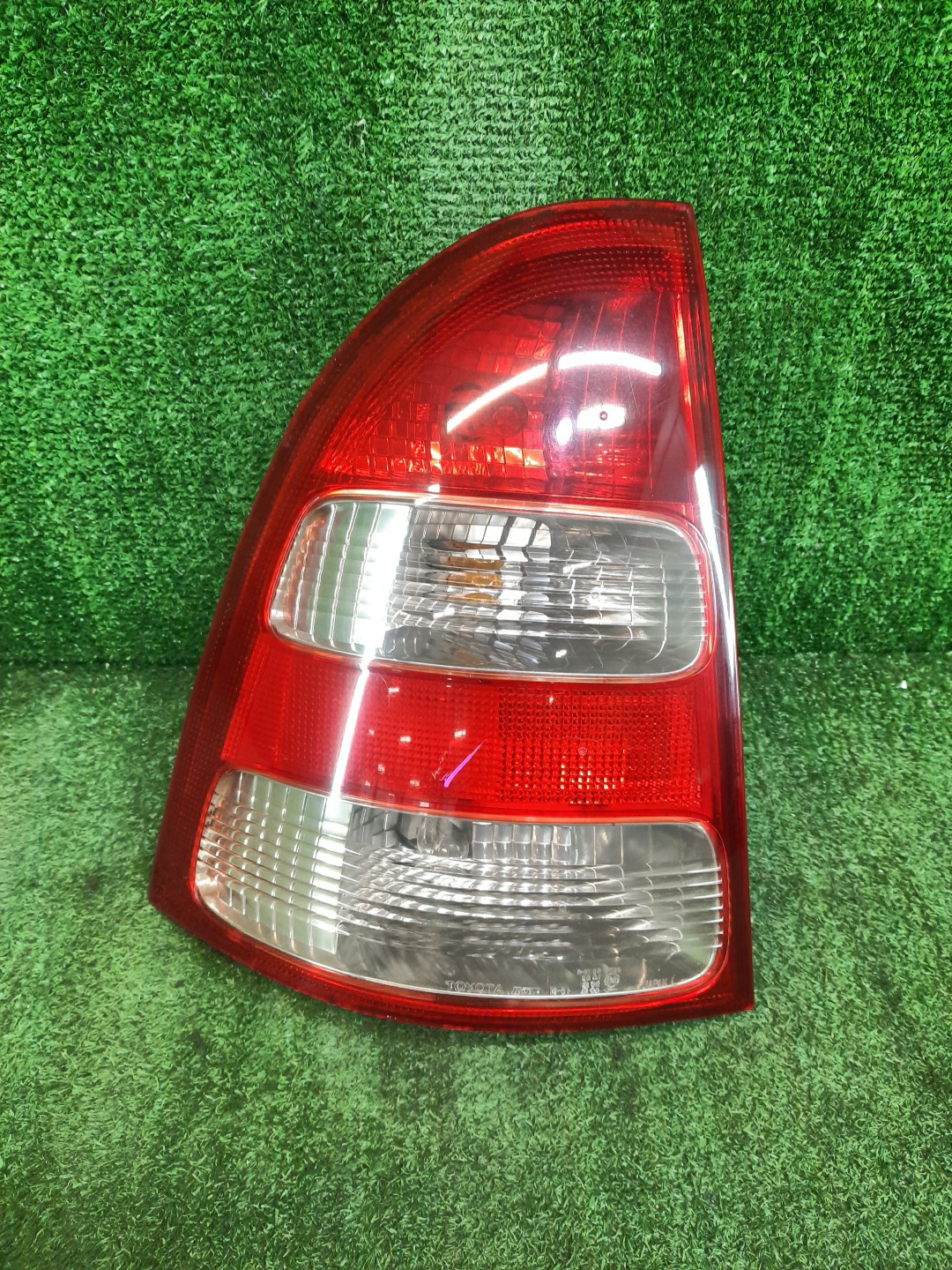 Стоп-сигнал левый задний TOYOTA COROLLA FIELDER NZE121G, ZZE123G, ZZE124G, ZZE122G, NZE124G 1 ракурс