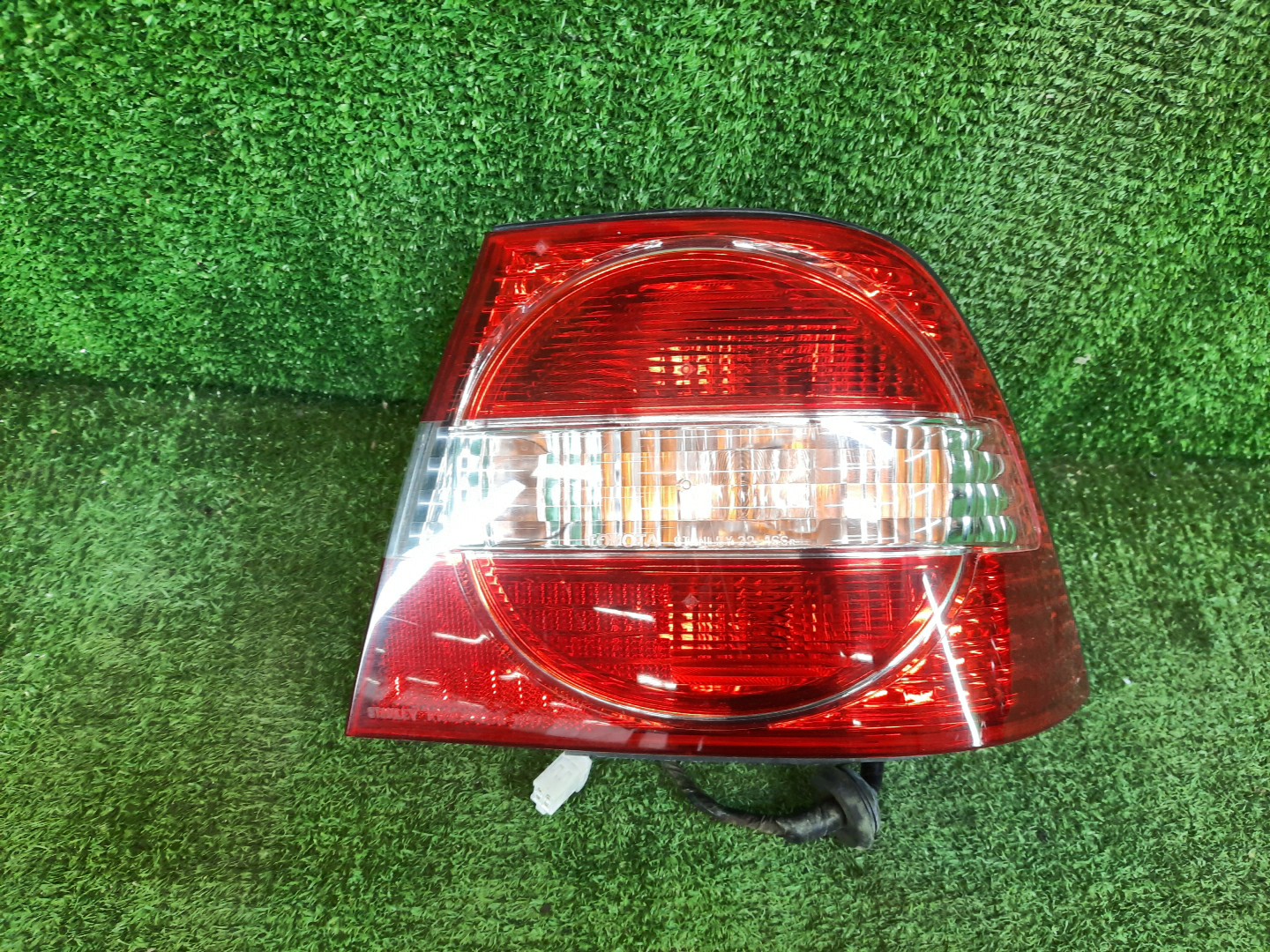 Стоп-сигнал правый задний TOYOTA VISTA ZZV50, AZV50, SV50, SV55, AZV55 1 ракурс