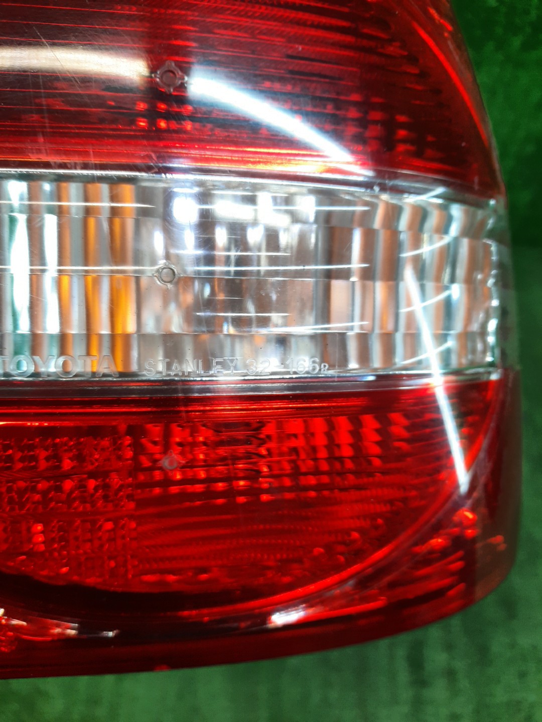 Стоп-сигнал правый задний TOYOTA VISTA ZZV50, AZV50, SV50, SV55, AZV55 3 ракурс