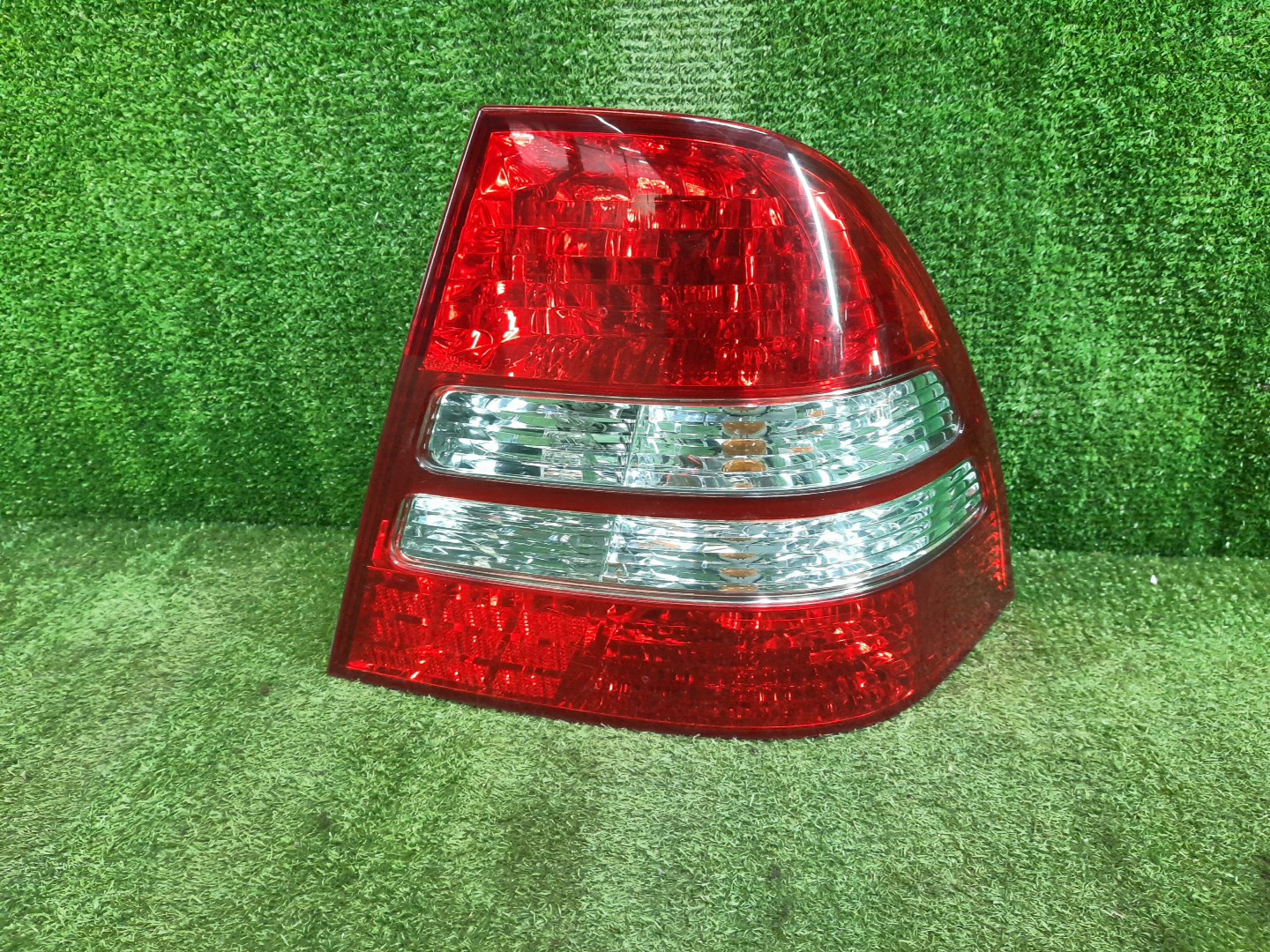 Стоп-сигнал правый задний TOYOTA COROLLA ZZE124, NZE121, NZE120, ZZE122, NZE124, CE121 1 ракурс