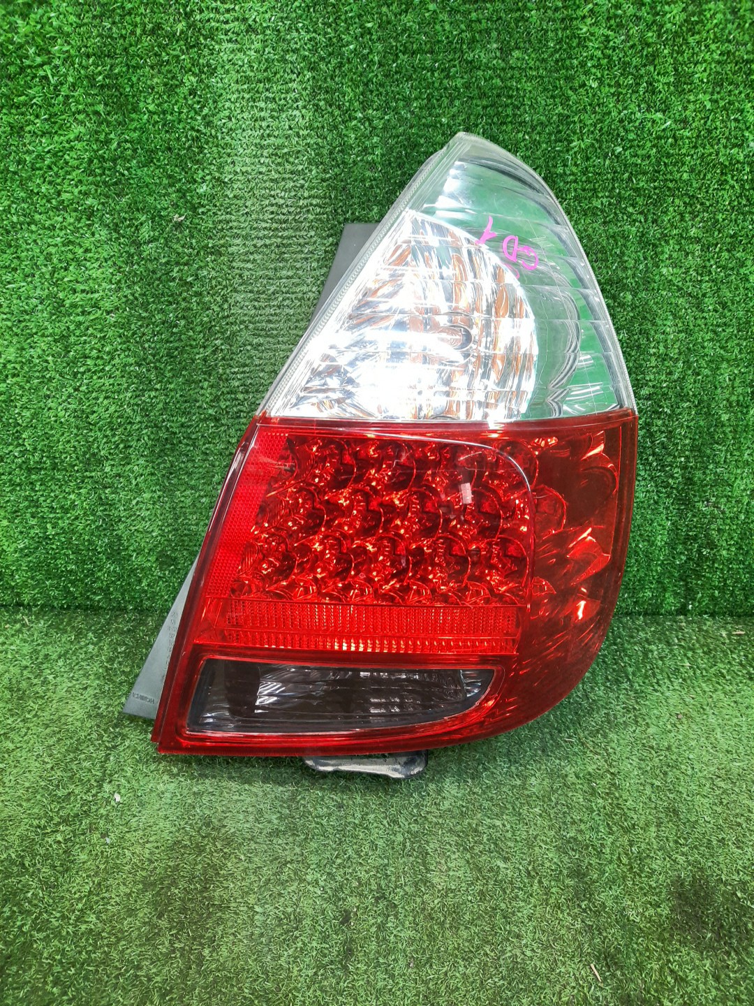 Стоп-сигнал правый задний HONDA FIT, JAZZ GD2, GD3, GD4, GD1 1 ракурс
