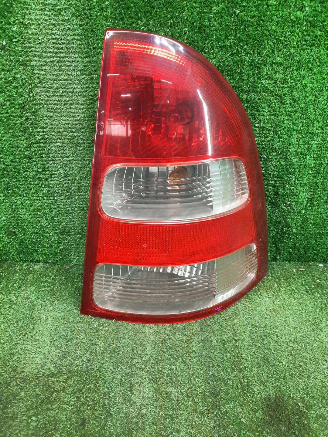 Стоп-сигнал правый задний TOYOTA COROLLA FIELDER NZE121G, ZZE123G, ZZE124G, ZZE122G, NZE124G 1 ракурс