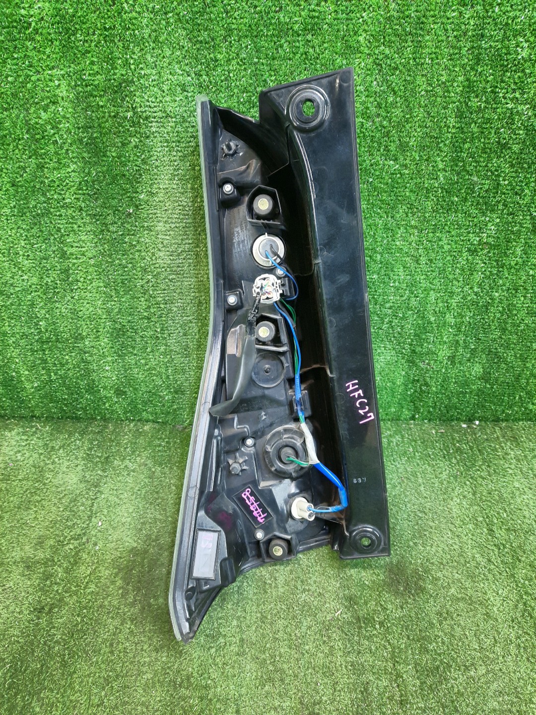 Стоп-сигнал правый задний NISSAN SERENA C27 4 ракурс