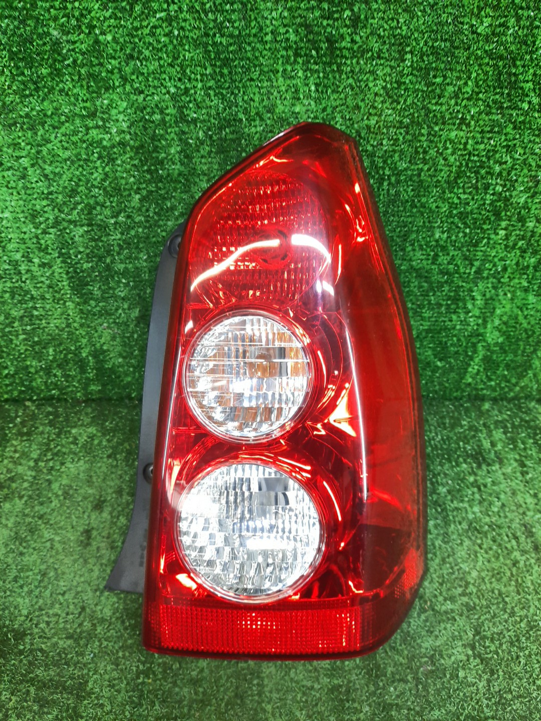 Стоп-сигнал правый задний MAZDA TRIBUTE EPEW, EPFW 1 ракурс