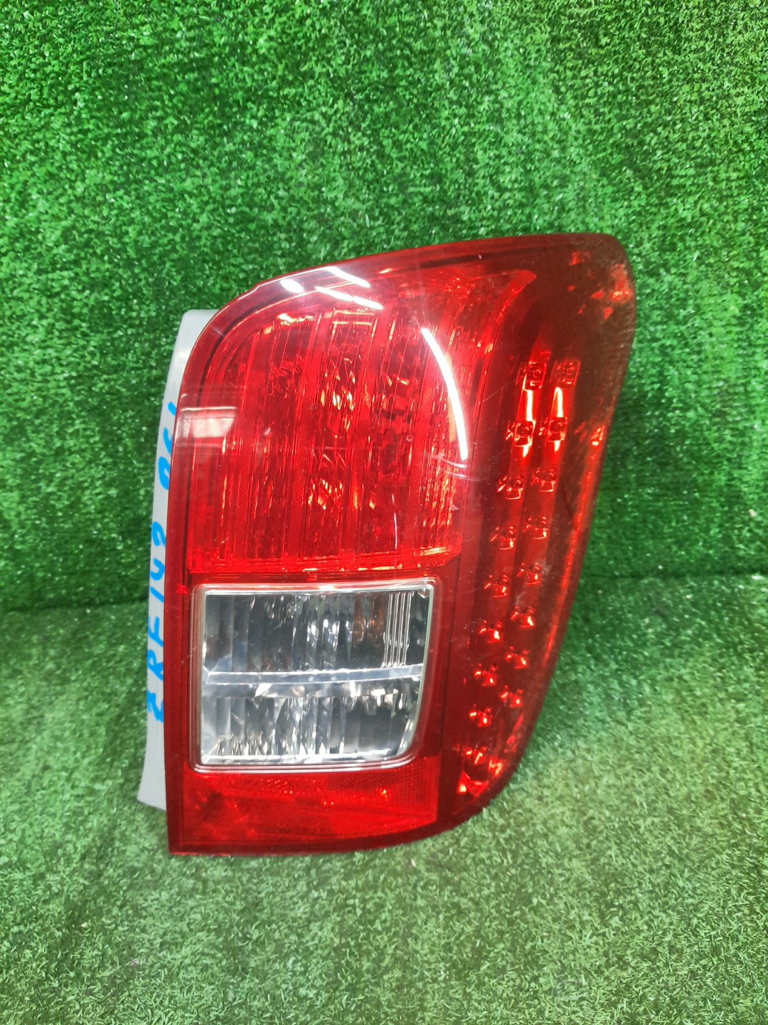 Стоп-сигнал правый задний TOYOTA COROLLA FIELDER, FIELDER ZRE144G, ZRE142G, NZE144G, NZE141G 1 ракурс