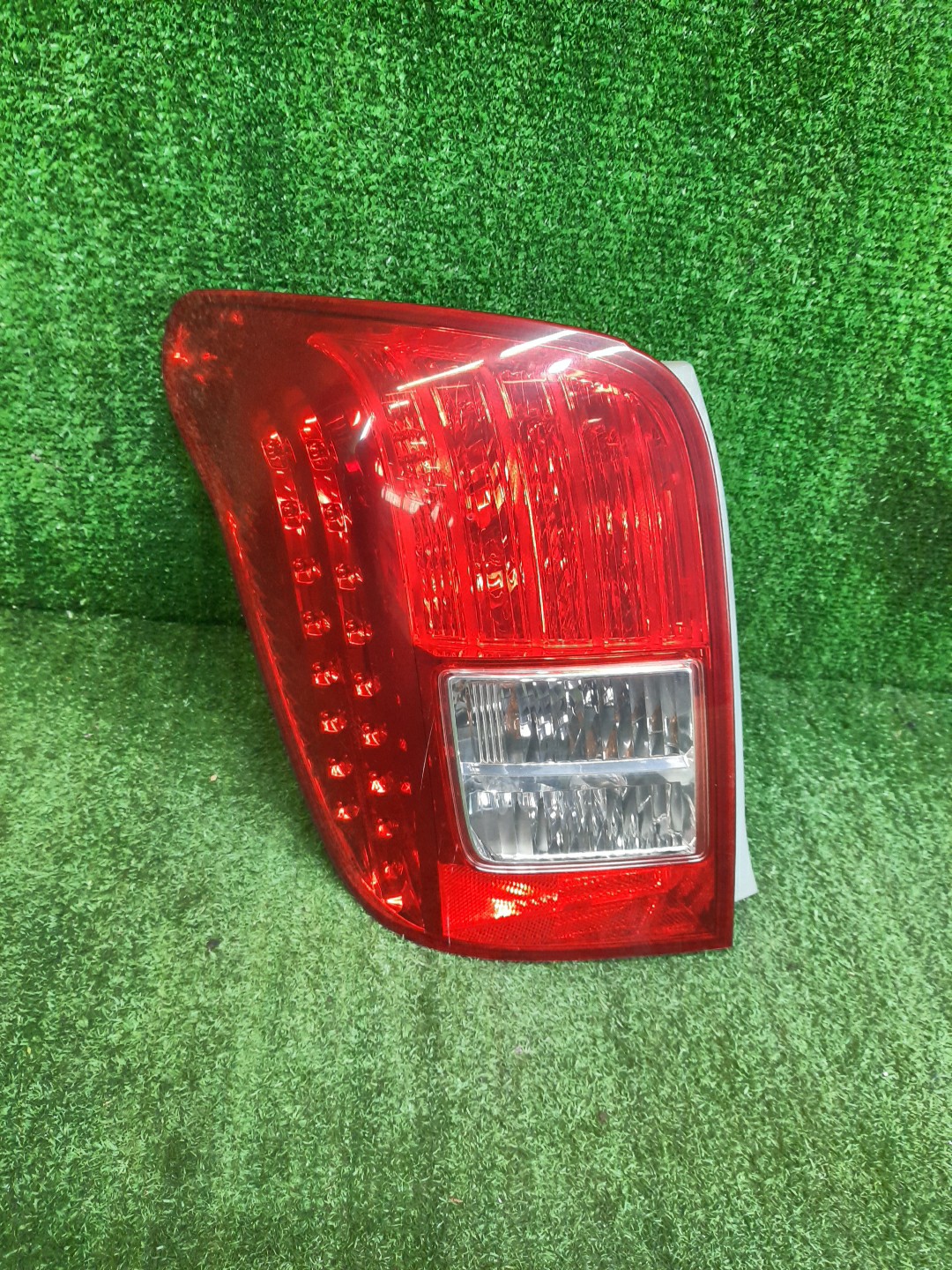 Стоп-сигнал левый задний TOYOTA COROLLA FIELDER, FIELDER ZRE144G, ZRE142G, NZE144G, NZE141G 1 ракурс