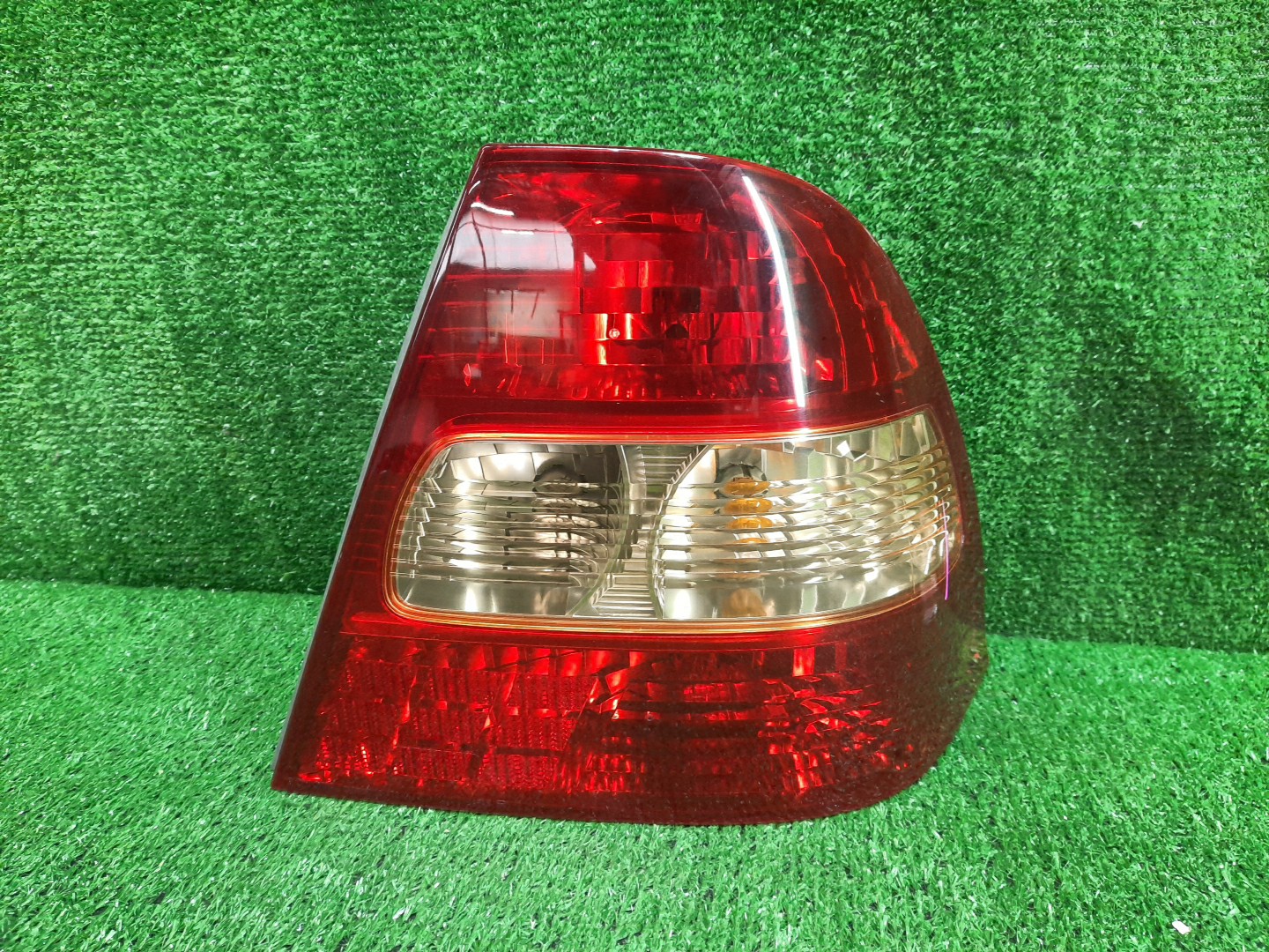 Стоп-сигнал правый задний TOYOTA COROLLA ZZE124, NZE121, NZE120, ZZE122, NZE124, CE121 1 ракурс