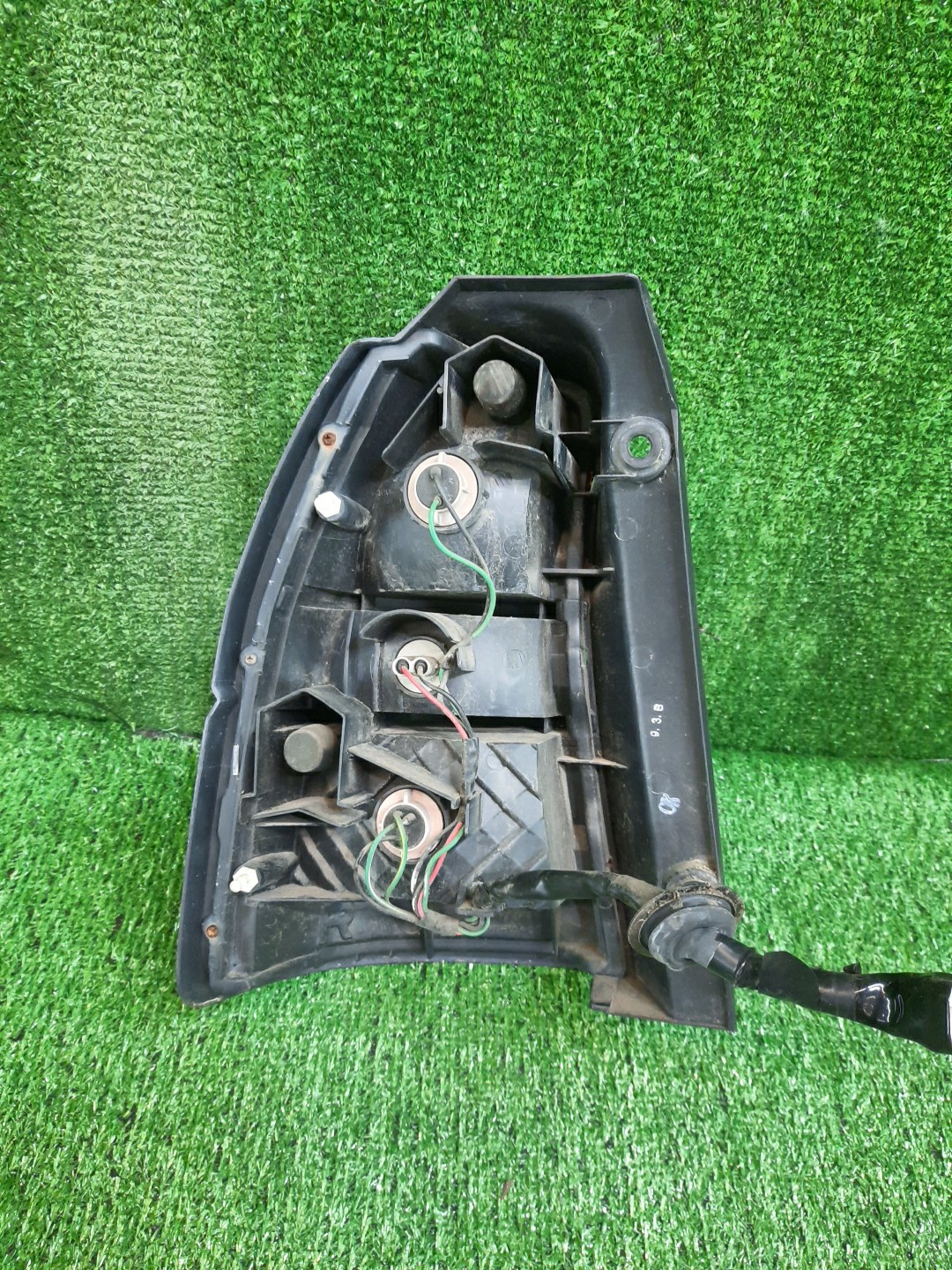 Стоп-сигнал правый задний NISSAN RNESSA N30, NN30, PNN30 2 ракурс