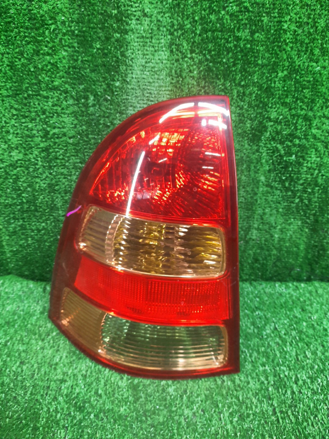 Стоп-сигнал левый задний TOYOTA COROLLA FIELDER NZE121G, ZZE123G, ZZE124G, ZZE122G, NZE124G 1 ракурс
