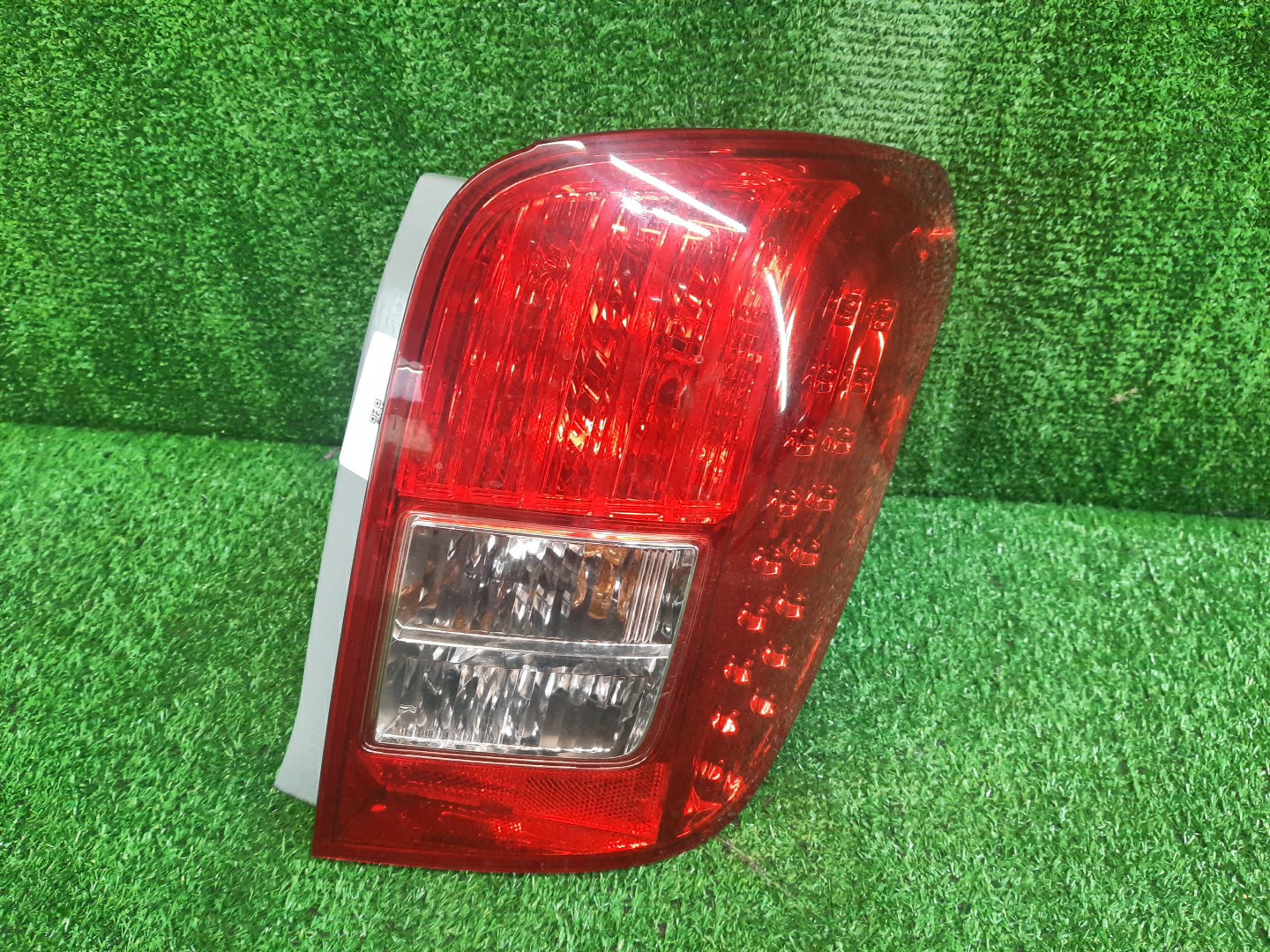 Стоп-сигнал правый задний TOYOTA COROLLA FIELDER, FIELDER ZRE144G, ZRE142G, NZE144G, NZE141G 1 ракурс