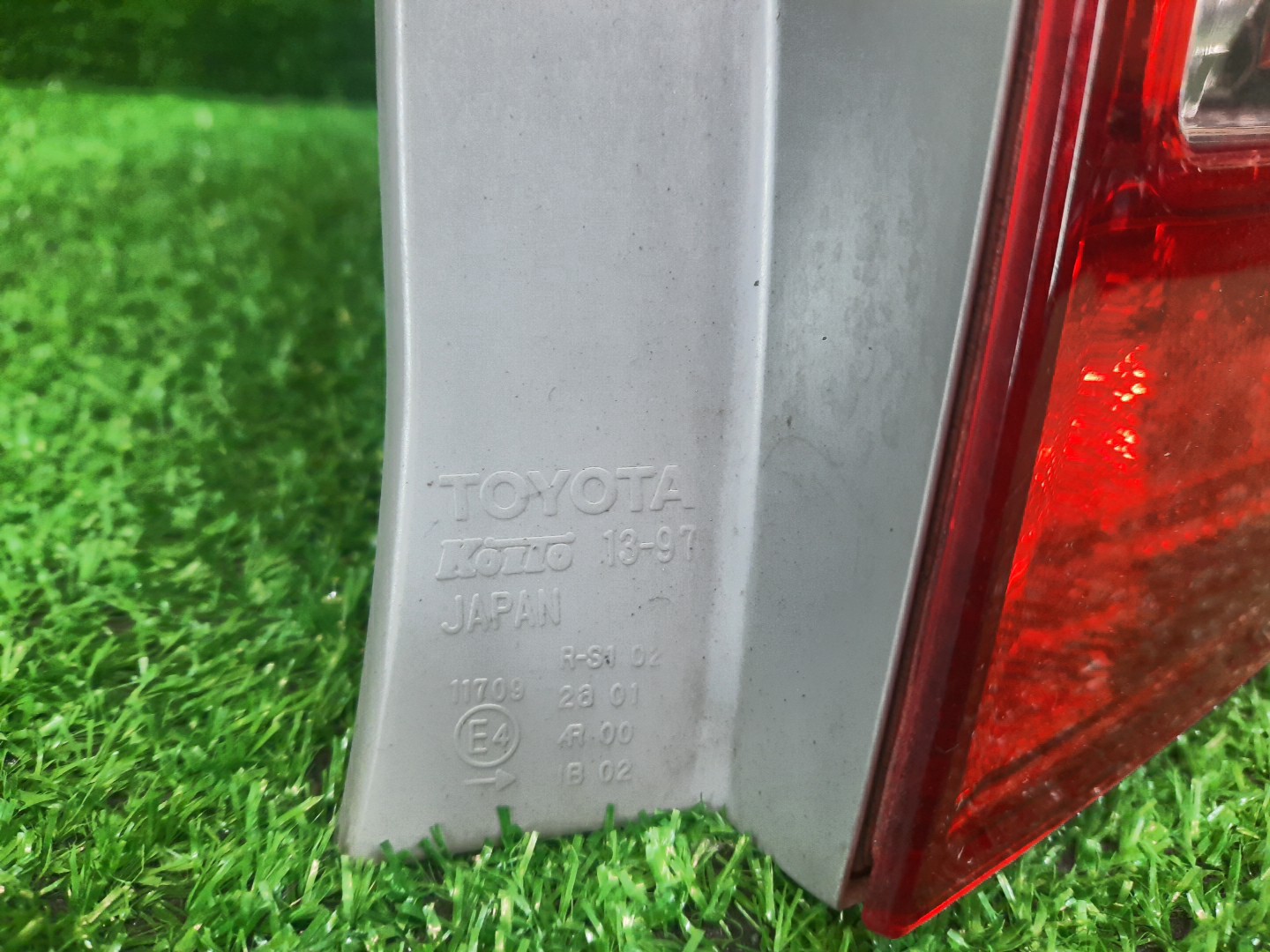 Стоп-сигнал правый задний TOYOTA COROLLA FIELDER, FIELDER ZRE144G, ZRE142G, NZE144G, NZE141G 2 ракурс