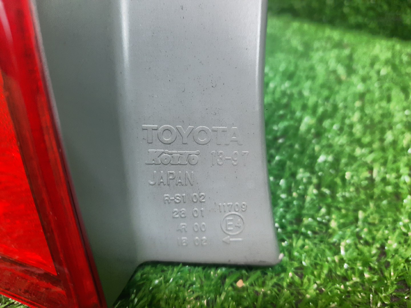 Стоп-сигнал левый задний TOYOTA COROLLA FIELDER, FIELDER ZRE144G, ZRE142G, NZE144G, NZE141G 2 ракурс