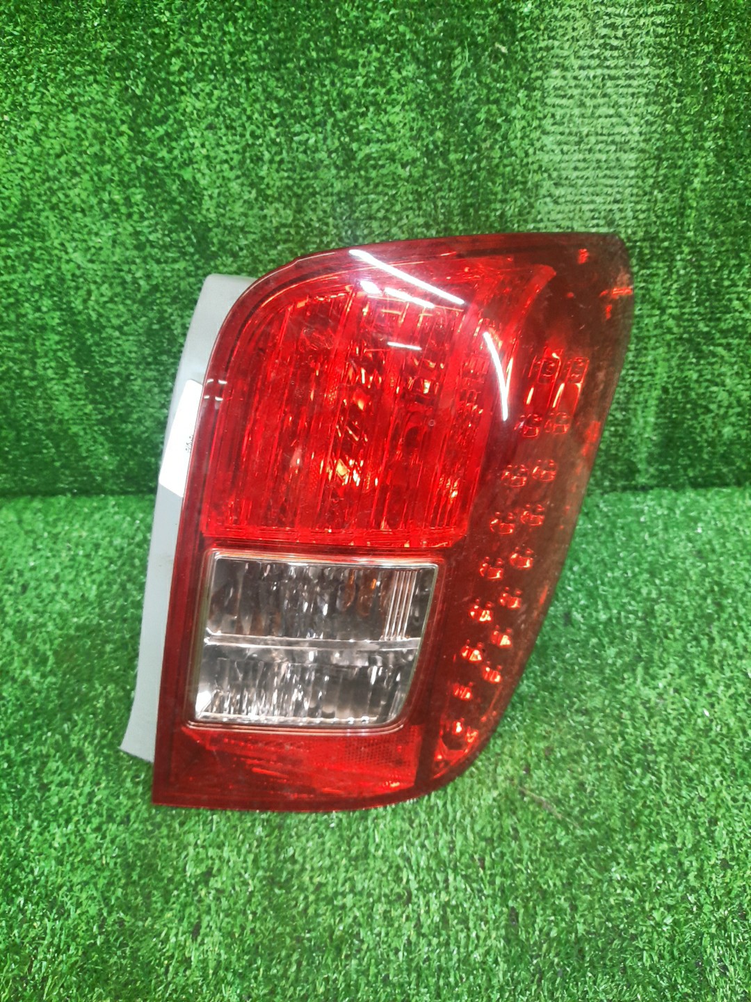 Стоп-сигнал правый задний TOYOTA COROLLA FIELDER, FIELDER ZRE144G, ZRE142G, NZE144G, NZE141G 1 ракурс