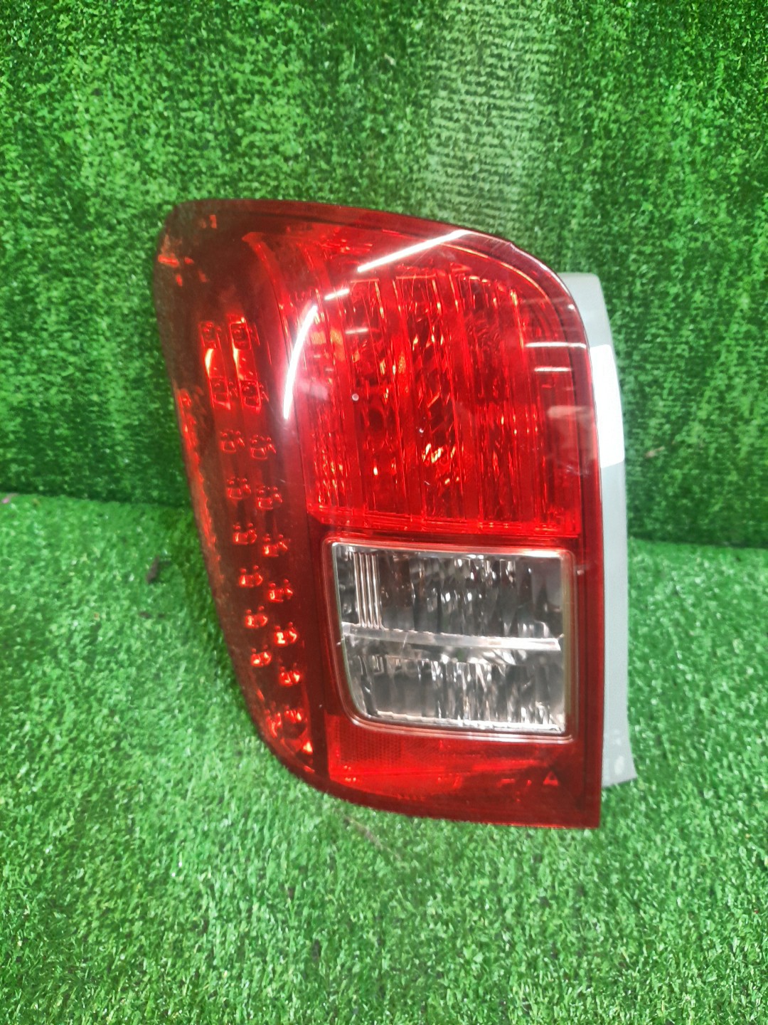 Стоп-сигнал левый задний TOYOTA COROLLA FIELDER, FIELDER ZRE144G, ZRE142G, NZE144G, NZE141G 1 ракурс