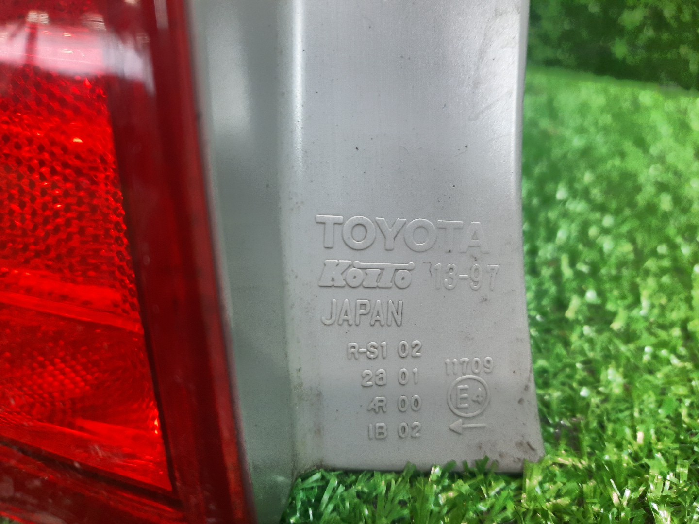 Стоп-сигнал левый задний TOYOTA COROLLA FIELDER, FIELDER ZRE144G, ZRE142G, NZE144G, NZE141G 2 ракурс