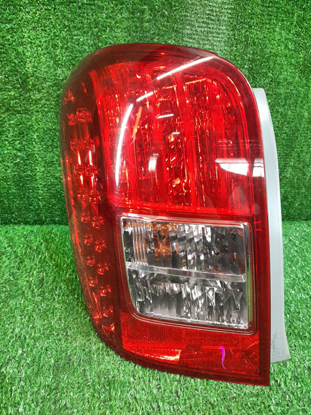 Стоп-сигнал левый задний TOYOTA COROLLA FIELDER, FIELDER ZRE144G, ZRE142G, NZE144G, NZE141G 1 ракурс
