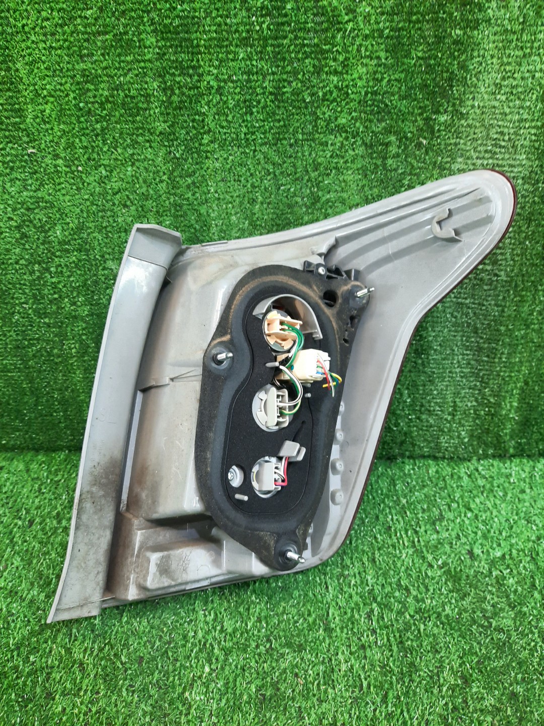 Стоп-сигнал левый задний TOYOTA COROLLA FIELDER, FIELDER ZRE144G, ZRE142G, NZE144G, NZE141G 3 ракурс