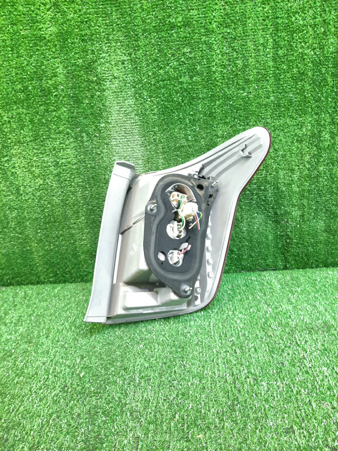 Стоп-сигнал левый задний TOYOTA COROLLA FIELDER, FIELDER ZRE144G, ZRE142G, NZE144G, NZE141G 3 ракурс