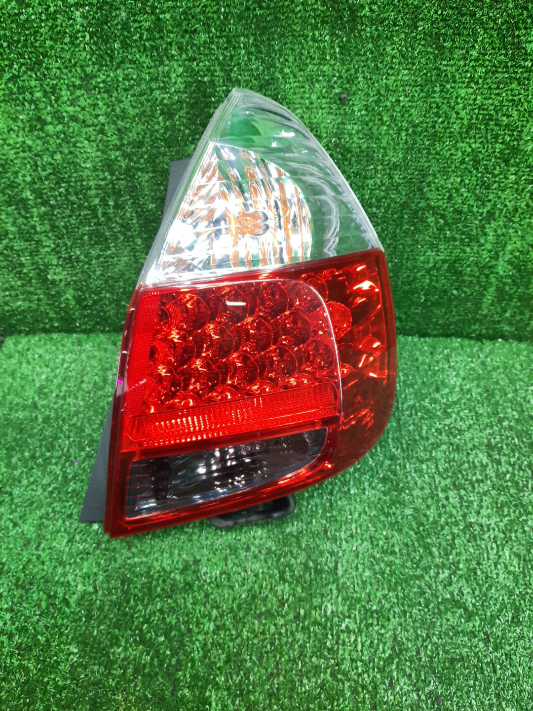 Стоп-сигнал правый задний HONDA FIT, JAZZ GD2, GD3, GD4, GD1 1 ракурс