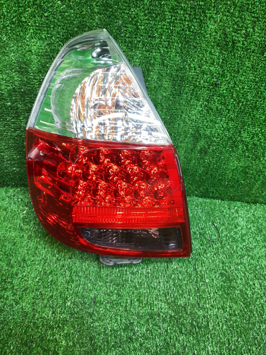 Стоп-сигнал левый задний HONDA FIT, JAZZ GD2, GD3, GD4, GD1 1 ракурс