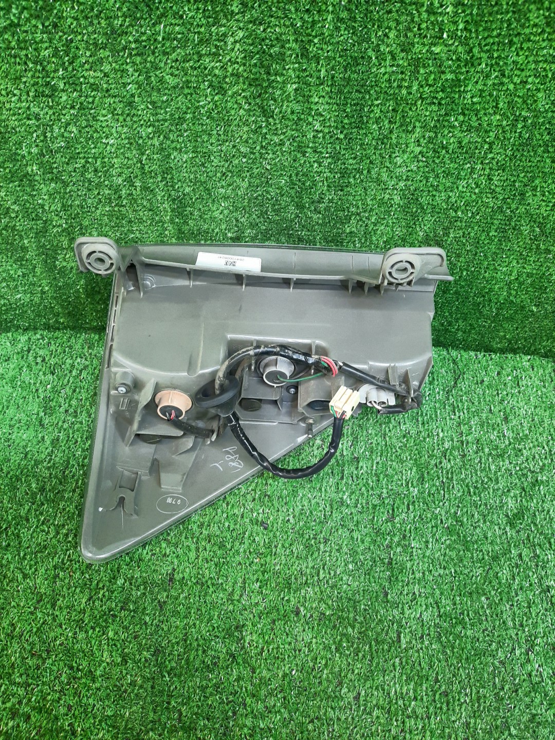 Стоп-сигнал правый задний TOYOTA RUSH, BE-GO J210E, J200E, J210G, J200G 2 ракурс