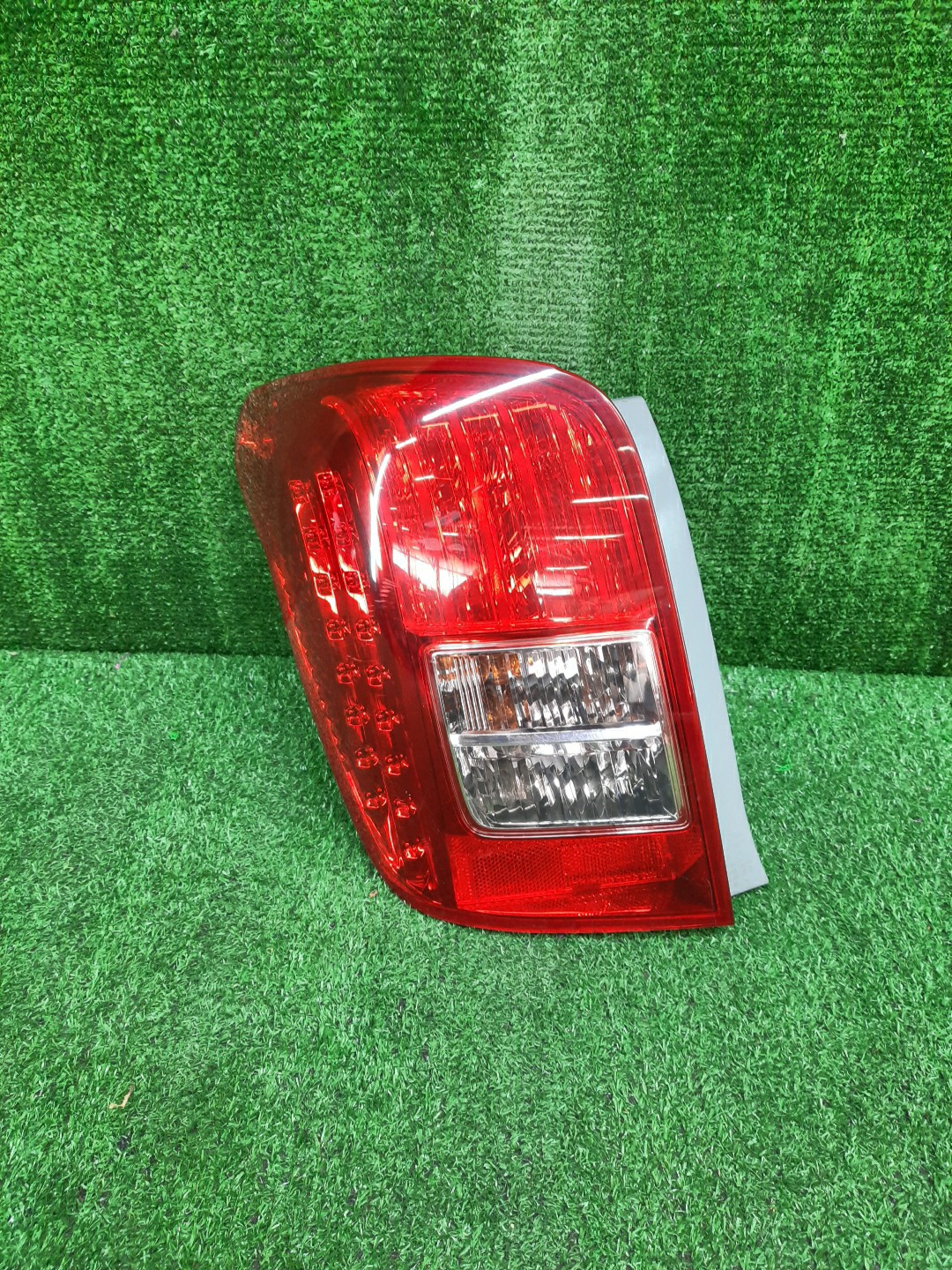 Стоп-сигнал левый задний TOYOTA COROLLA FIELDER, FIELDER ZRE144G, ZRE142G, NZE144G, NZE141G 1 ракурс
