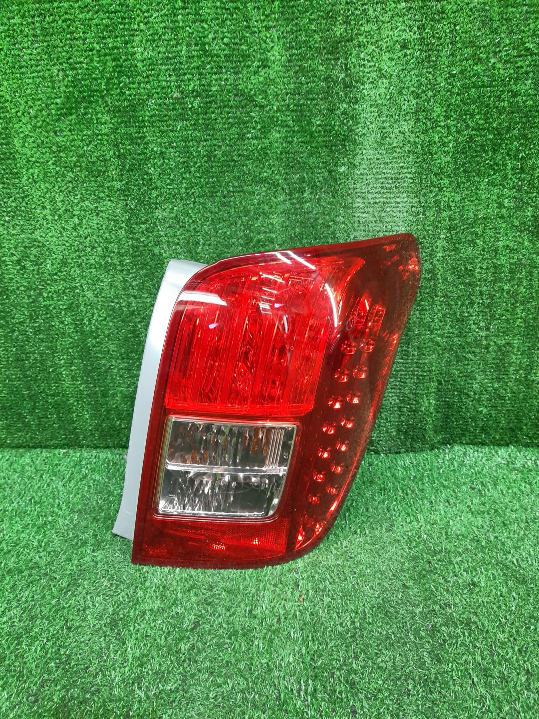Стоп-сигнал правый задний TOYOTA COROLLA FIELDER, FIELDER ZRE144G, ZRE142G, NZE144G, NZE141G 1 ракурс