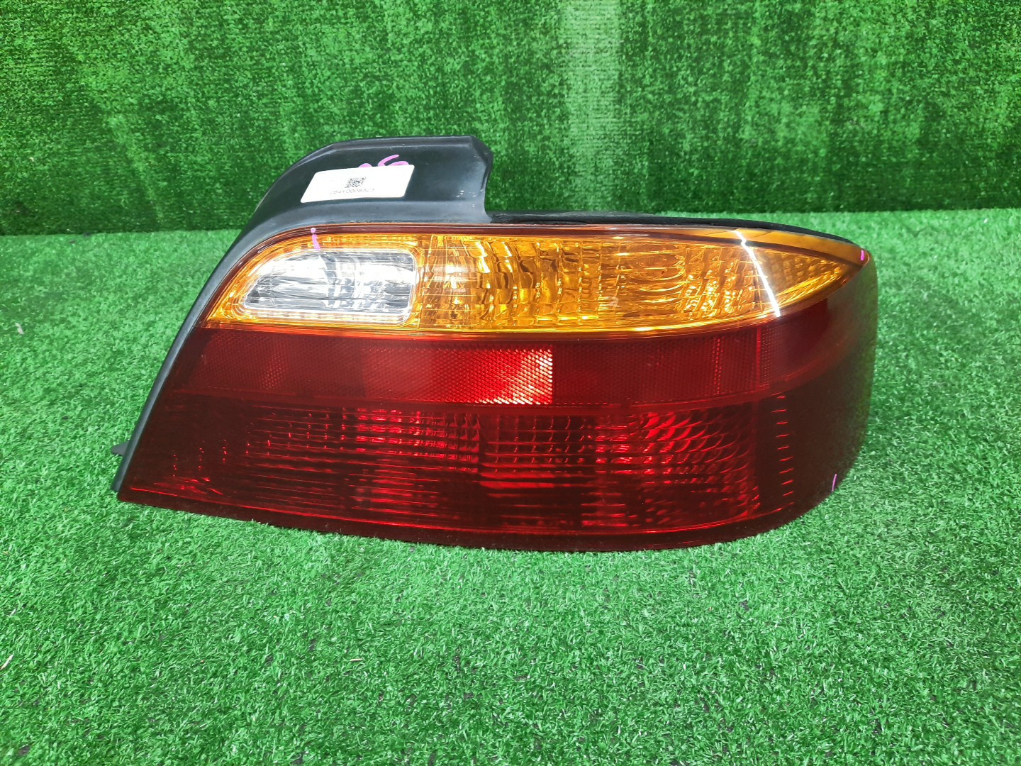 Стоп-сигнал правый задний HONDA INSPIRE, SABER UA4, UA5 1 ракурс