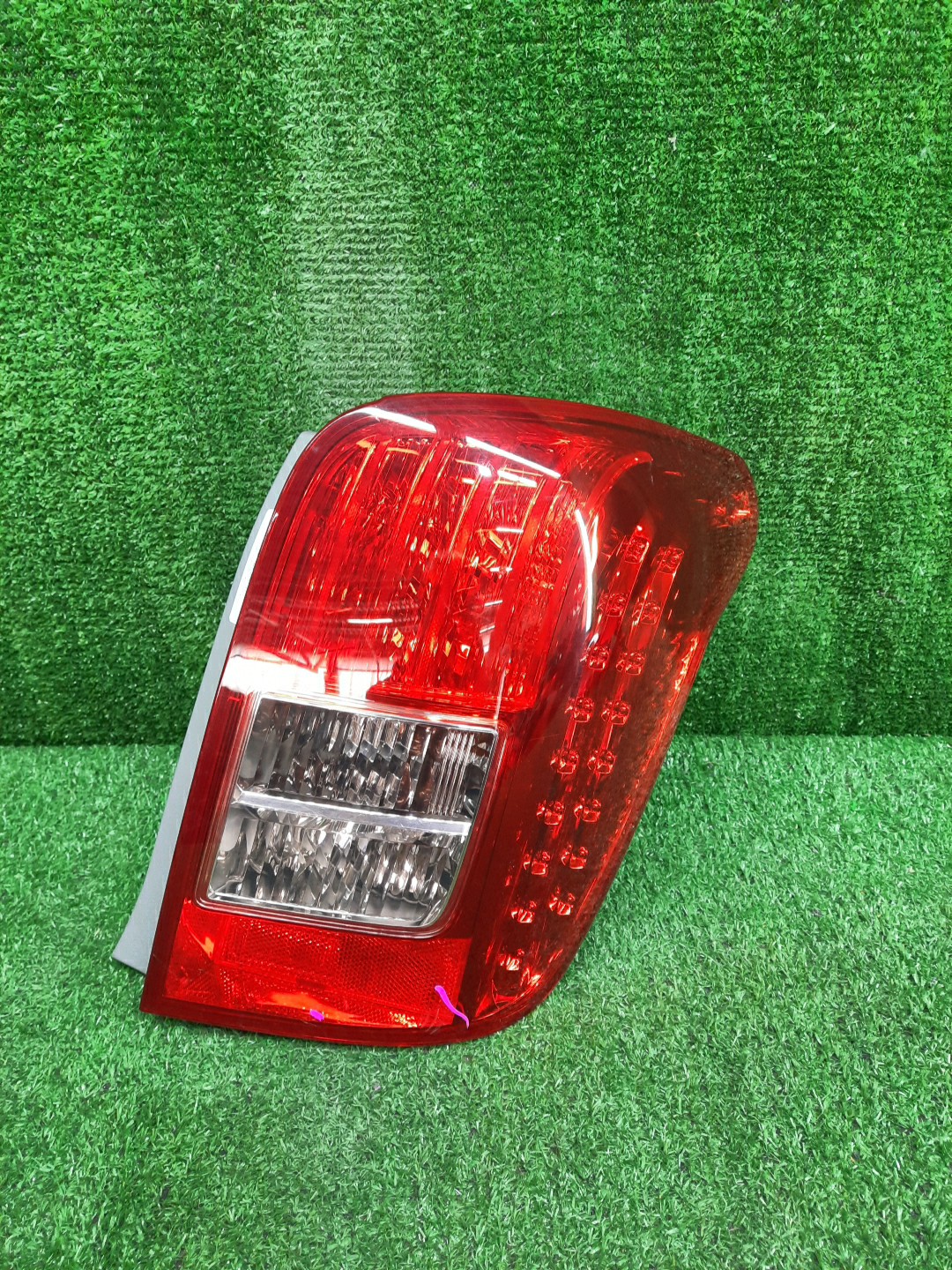 Стоп-сигнал правый задний TOYOTA COROLLA FIELDER, FIELDER ZRE144G, ZRE142G, NZE144G, NZE141G 1 ракурс