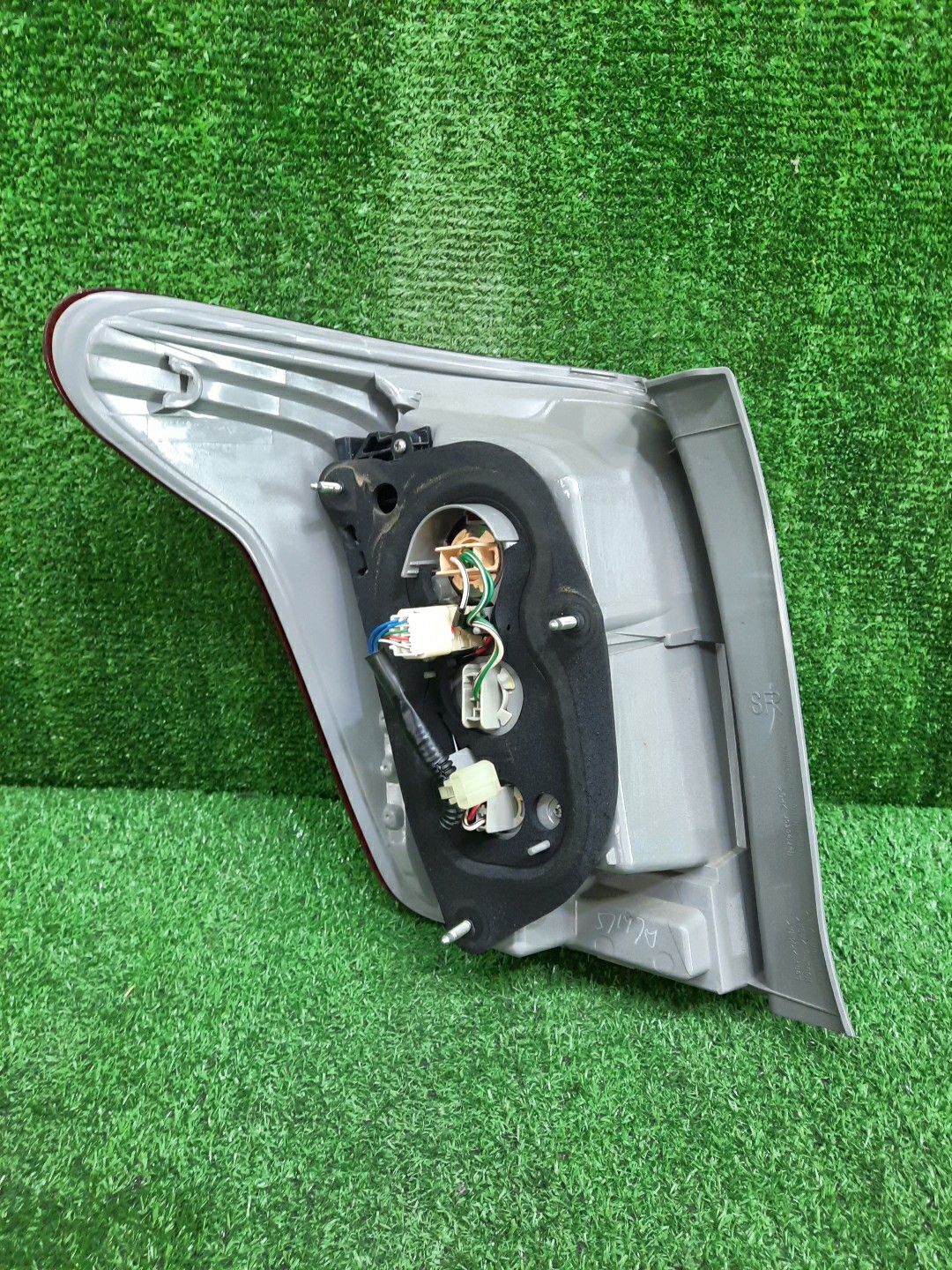 Стоп-сигнал правый задний TOYOTA COROLLA FIELDER, FIELDER ZRE144G, ZRE142G, NZE144G, NZE141G 2 ракурс
