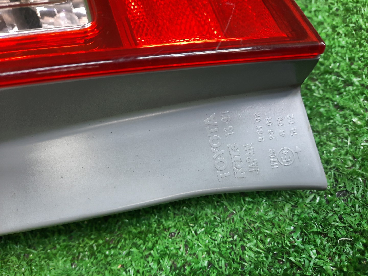 Стоп-сигнал правый задний TOYOTA COROLLA FIELDER, FIELDER ZRE144G, ZRE142G, NZE144G, NZE141G 4 ракурс