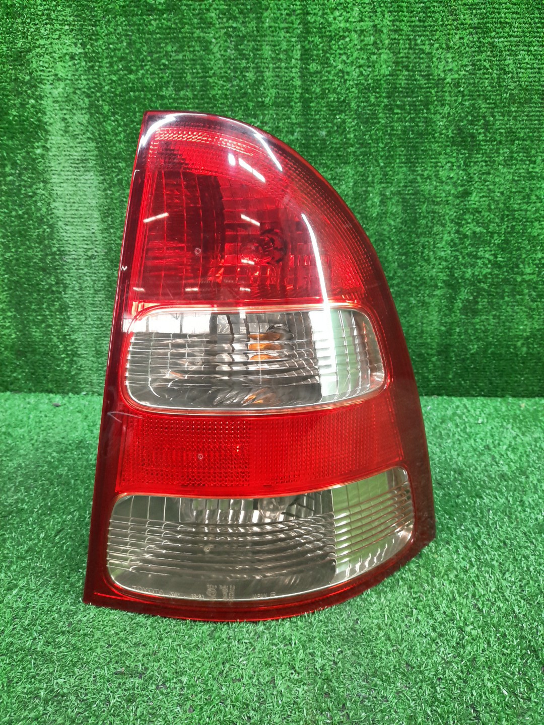 Стоп-сигнал правый задний TOYOTA COROLLA FIELDER NZE121G, ZZE123G, ZZE124G, ZZE122G, NZE124G 1 ракурс