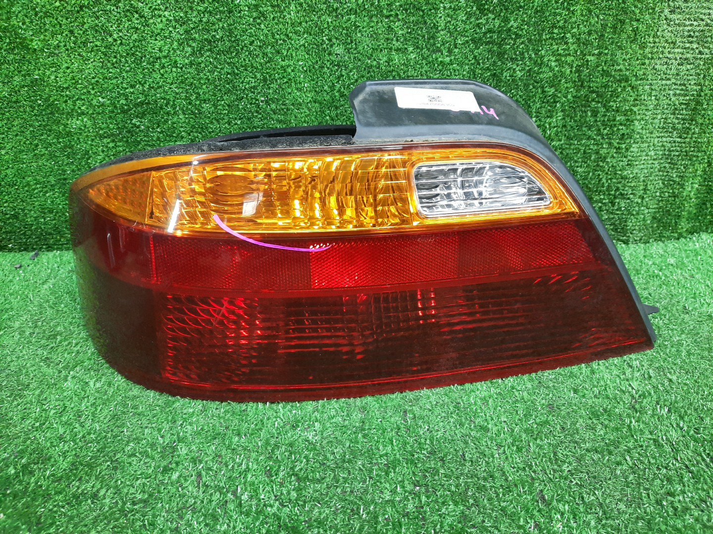 Стоп-сигнал левый задний HONDA INSPIRE, SABER UA4, UA5 1 ракурс