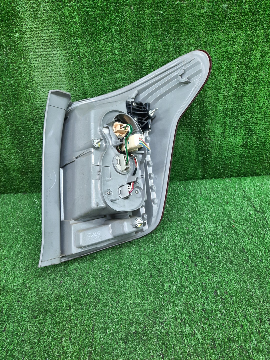 Стоп-сигнал левый задний TOYOTA COROLLA FIELDER, FIELDER ZRE144G, ZRE142G, NZE144G, NZE141G 2 ракурс