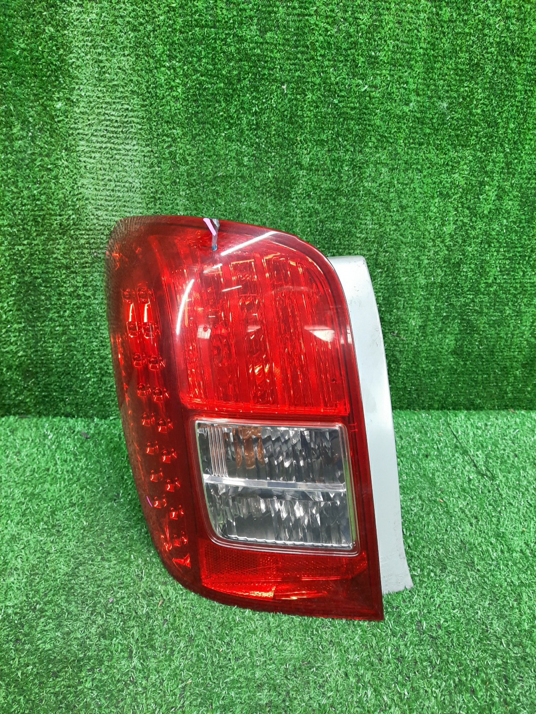 Стоп-сигнал левый задний TOYOTA COROLLA FIELDER, FIELDER ZRE144G, ZRE142G, NZE144G, NZE141G 1 ракурс