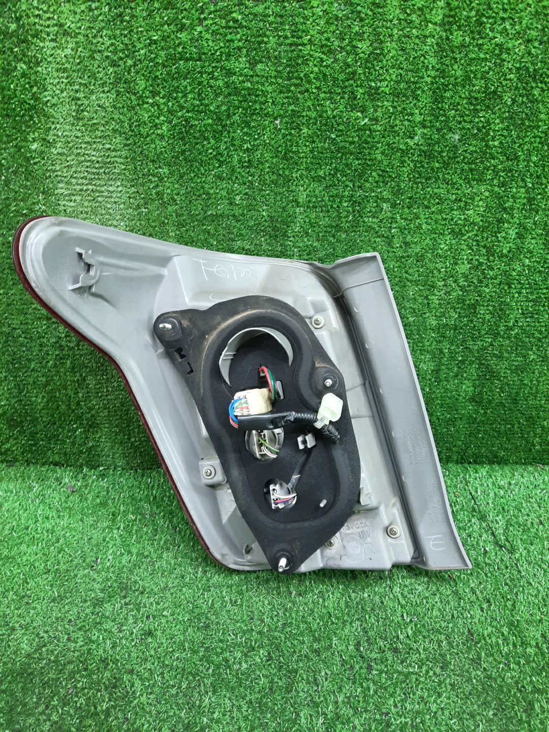 Стоп-сигнал правый задний TOYOTA COROLLA FIELDER, FIELDER ZRE144G, ZRE142G, NZE144G, NZE141G 3 ракурс