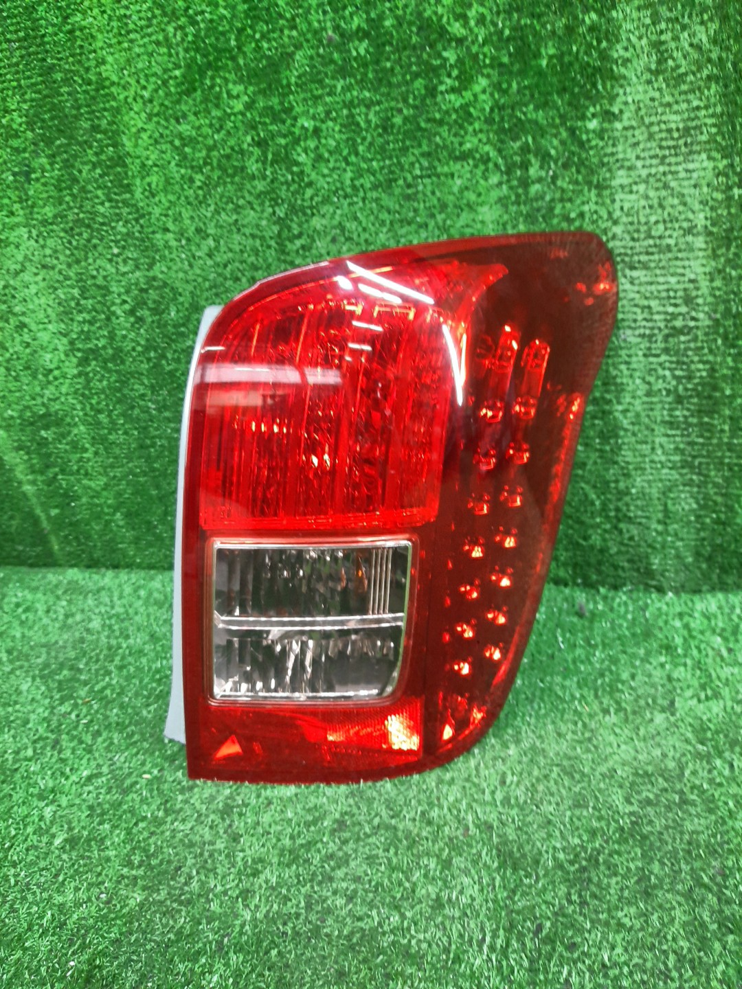 Стоп-сигнал правый задний TOYOTA COROLLA FIELDER, FIELDER ZRE144G, ZRE142G, NZE144G, NZE141G 1 ракурс