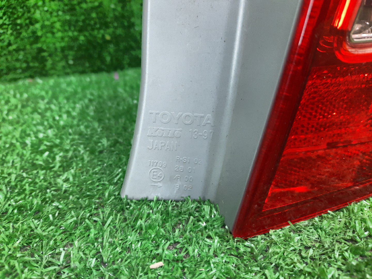 Стоп-сигнал правый задний TOYOTA COROLLA FIELDER, FIELDER ZRE144G, ZRE142G, NZE144G, NZE141G 2 ракурс