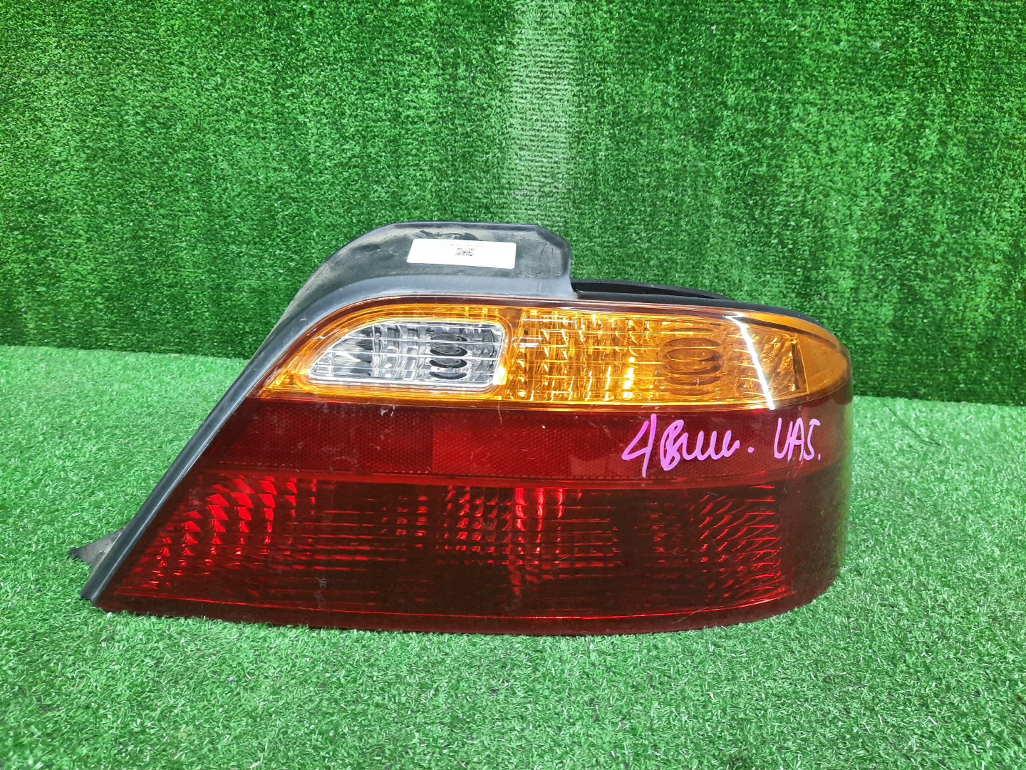 Стоп-сигнал правый задний HONDA INSPIRE, SABER UA4, UA5 1 ракурс